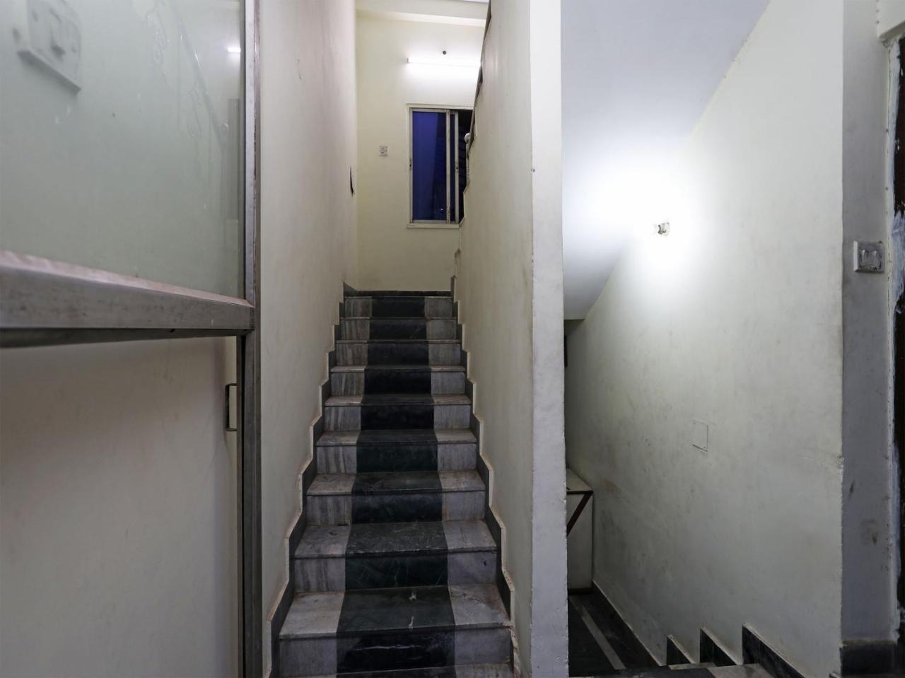 Oyo 13906 Vinita Inn Santragachi Zewnętrze zdjęcie